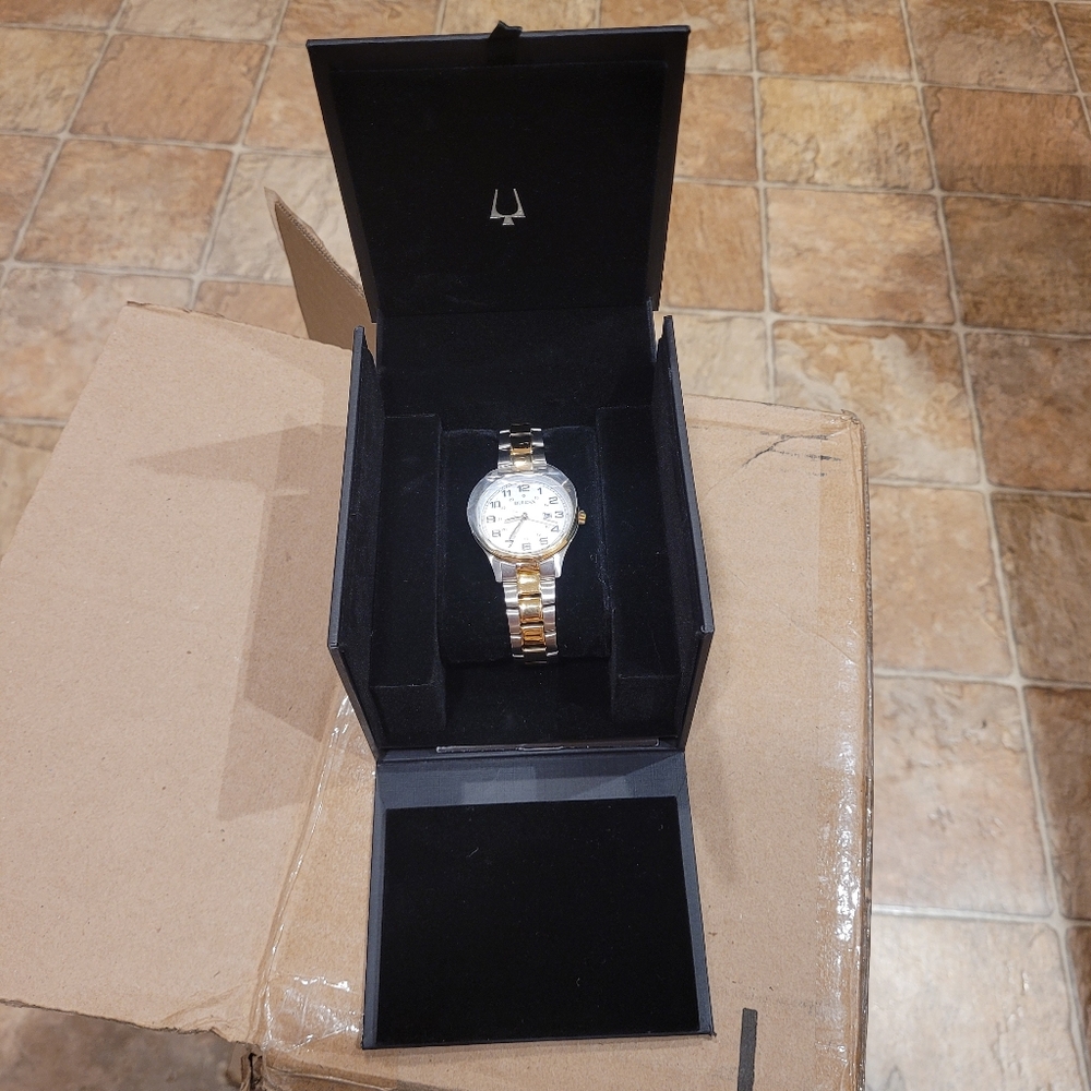 Bulova 98M128 Women’s Two-Tone Watch – Brand New in Box, Classic Collectible - Picture 5 of 10